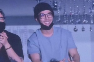 肖战素颜现身李健演唱会，展现真实魅力