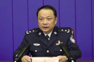 李新桥任湖北省公安厅副厅长，曾任襄阳市副市长