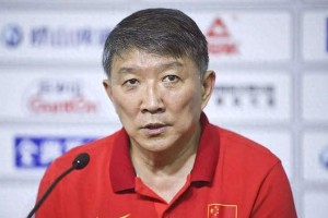 刘禹彤落选中国女篮集训：体重优势与战术困境